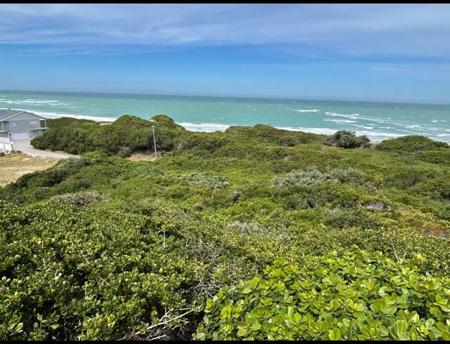 1,145M² VACANT LAND FOR SALE IN PARADISE BEACH